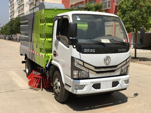 國六東風(fēng)D6掃路車（5.5立方）