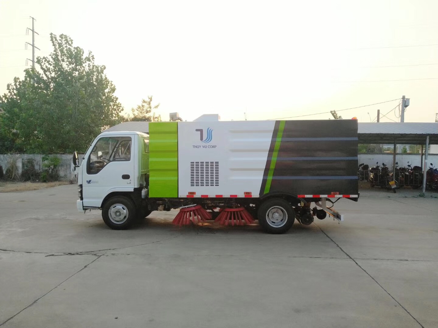 國六五十鈴掃路車（5.5立方）