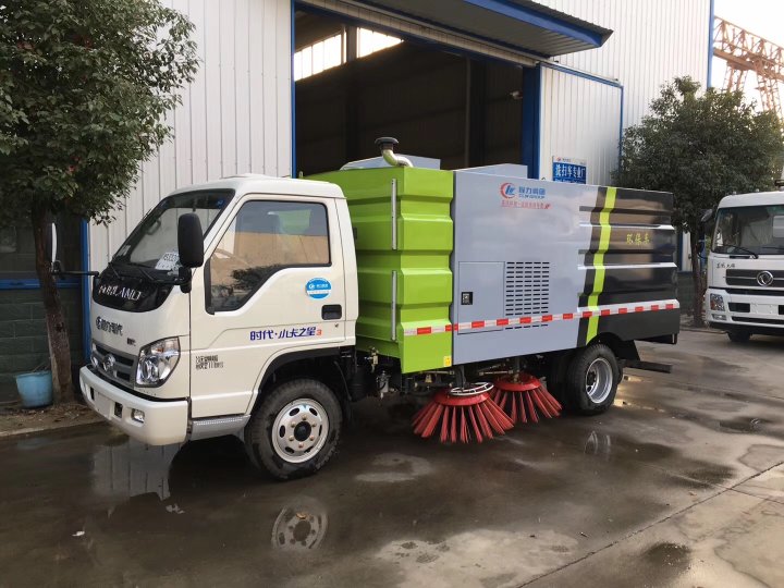 福田小卡時(shí)代掃路車（3立方）
