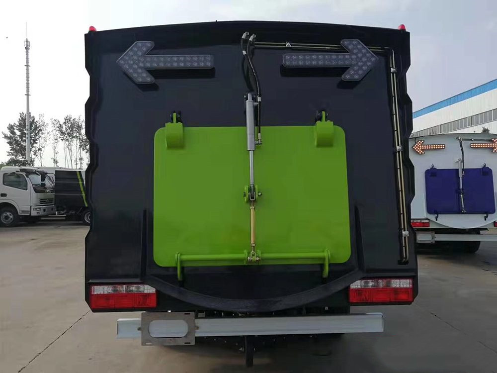 國六東風小多利卡掃路車（5.5立方）